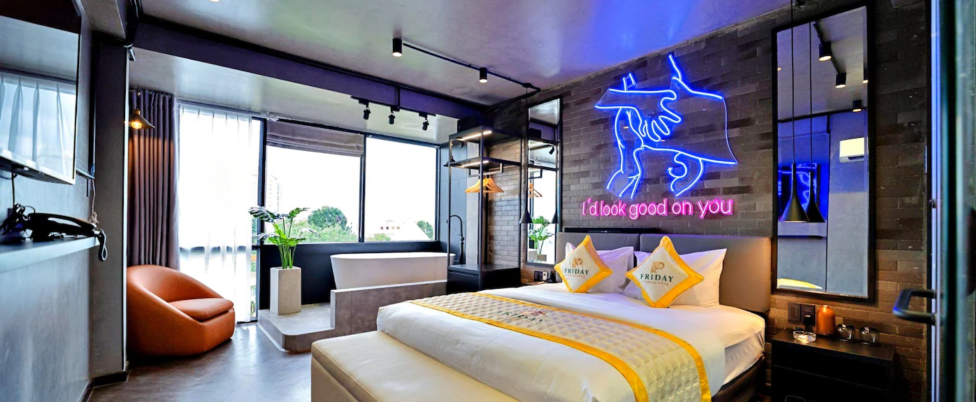 HANZ Friday Premium Hotel